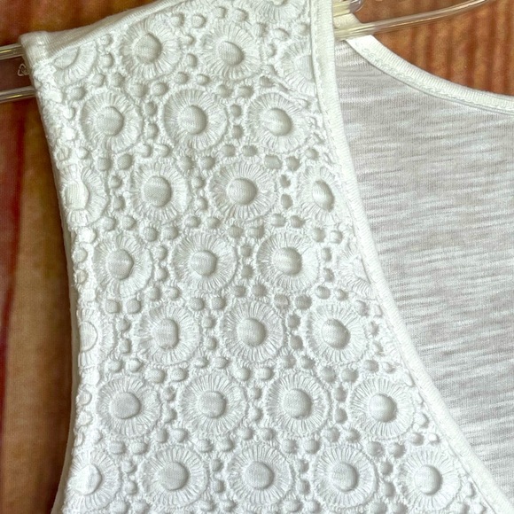 Eddie Bauer - NWOT tank top with lace detail - Picture 4 of 9